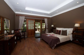 Отель Tuskers Bush Lodge B&B  Hartbeespoort